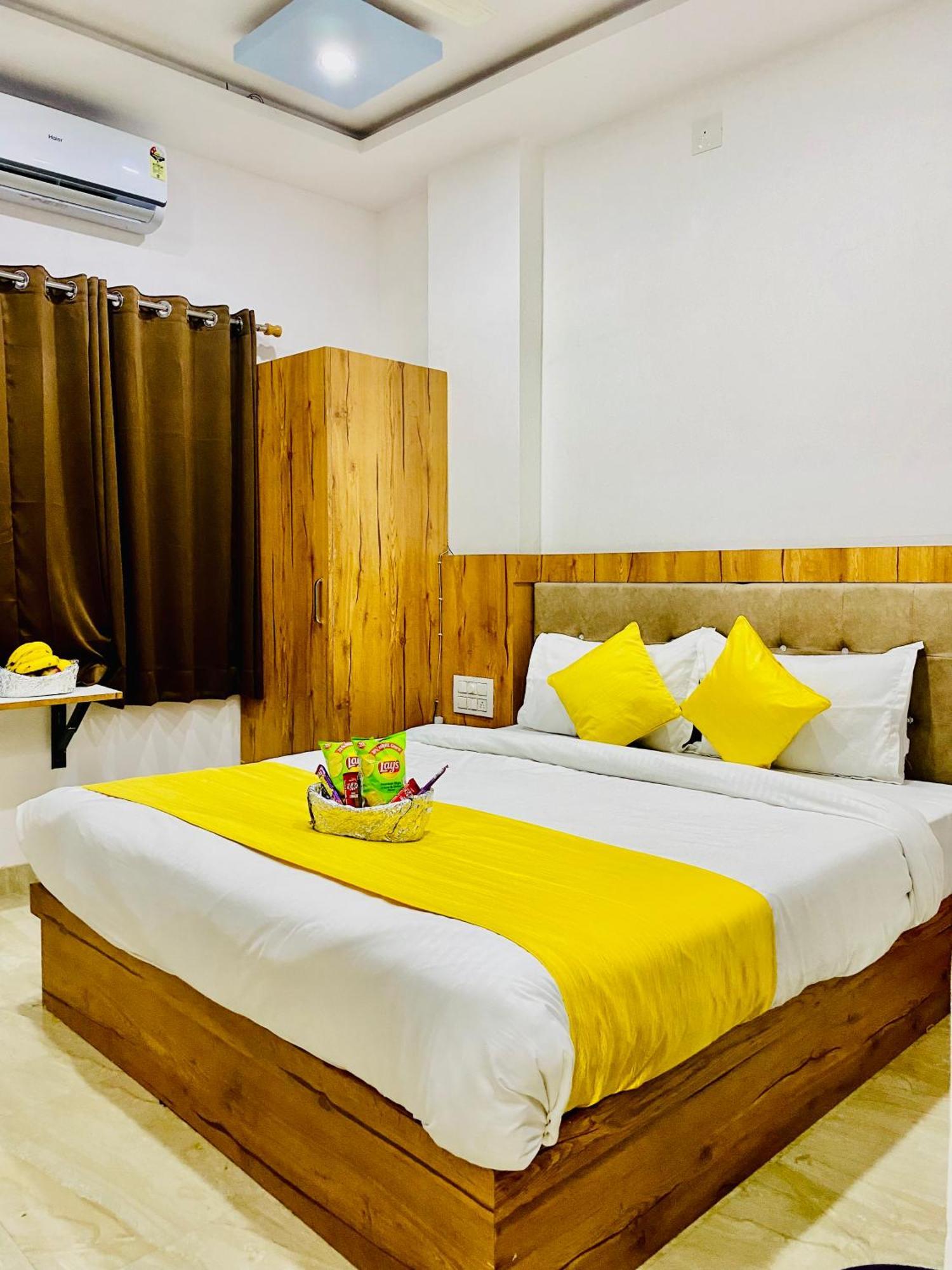 Hotel Vallabh A Lake Facing Balcony Udaipur Esterno foto