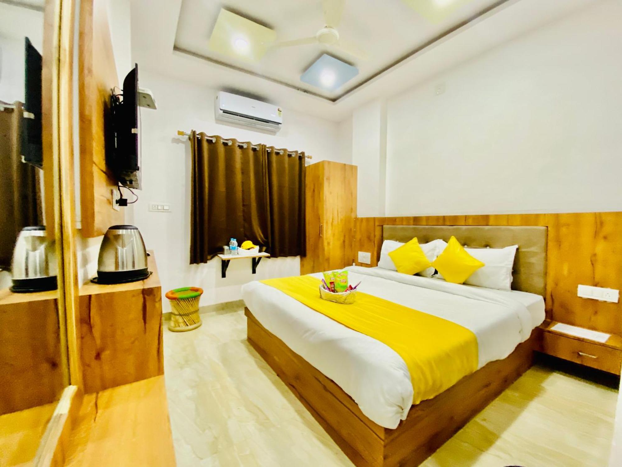 Hotel Vallabh A Lake Facing Balcony Udaipur Esterno foto